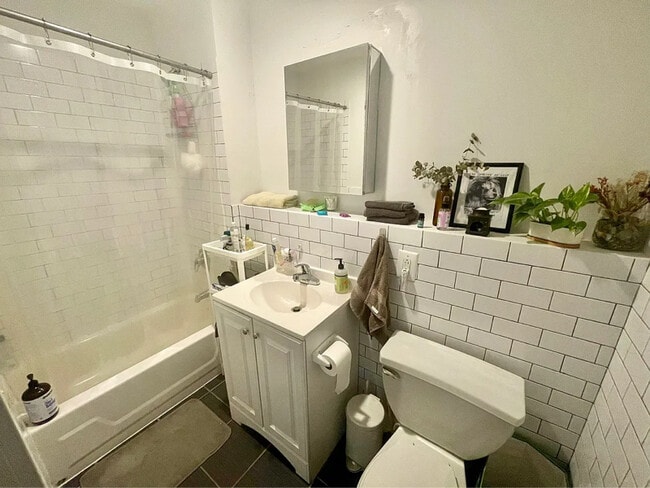 Photo - 311 Troutman St