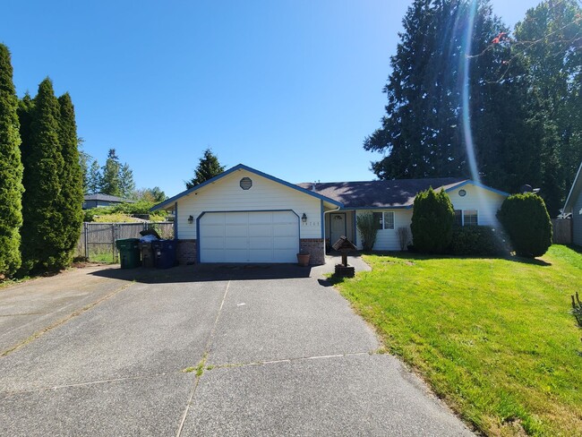 Lynnwood/Martha Lake 3 bedroom Rambler on ... - Lynnwood/Martha Lake 3 bedroom Rambler on ... House