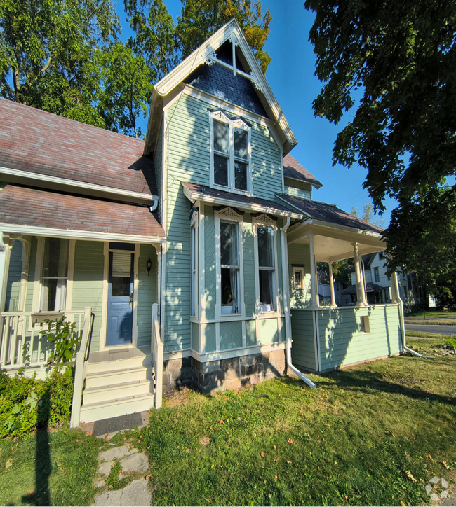 Building Photo - 1032 W Kalamazoo Ave Unit #1 Rental