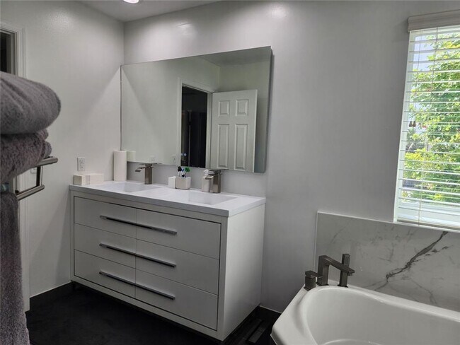 Photo - 9700 SW 16th Ct