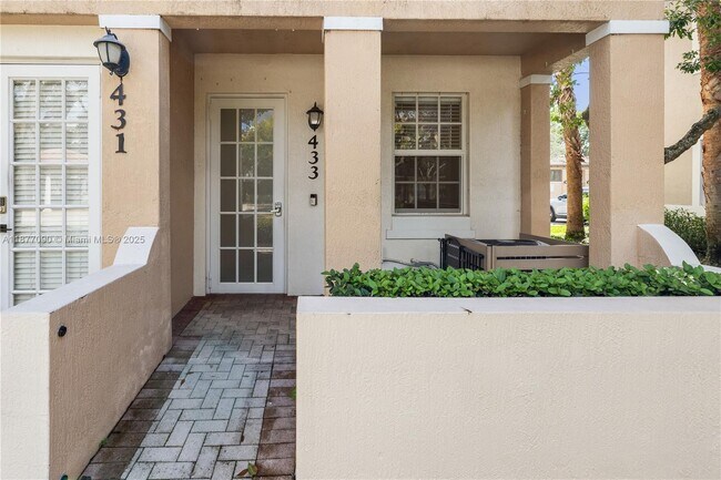 Photo - 433 SW 147th Ave Unidad 102