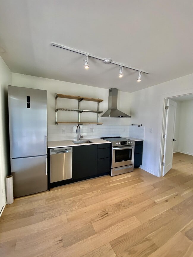 Photo - 60 E 32nd St