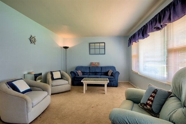 429 Lakeshore Ave