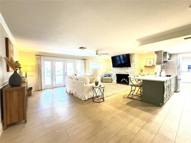 Photo - 1004 SE 5th Ave