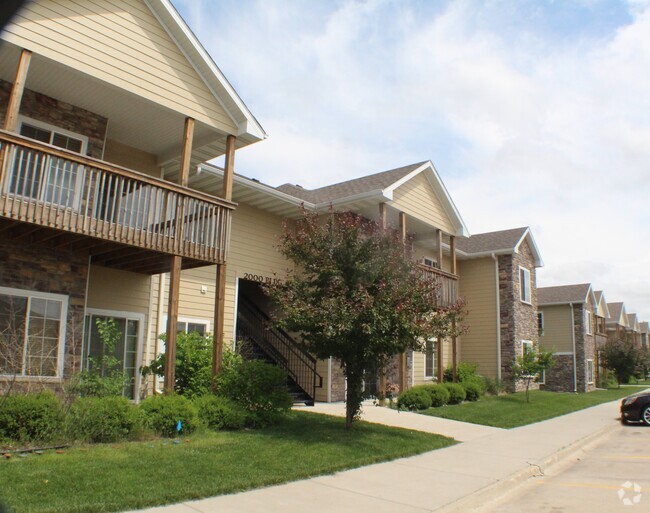 Building Photo - 2000 Meadow Ct Rental