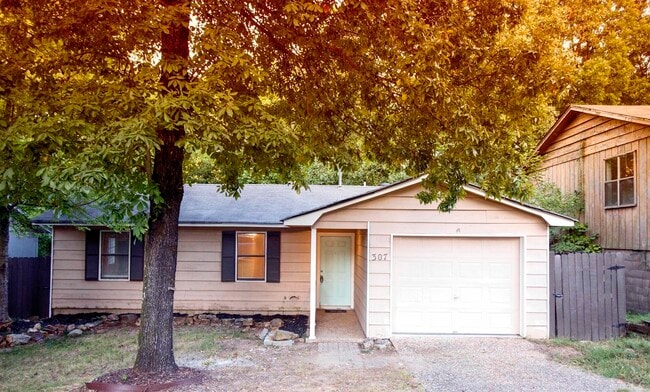 Photo - 307 Trumpler St Casa
