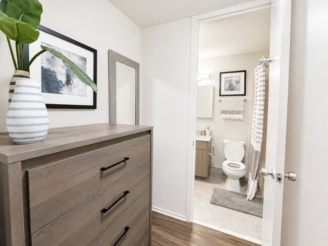 Photo - 1122 N Dearborn St Unit 708