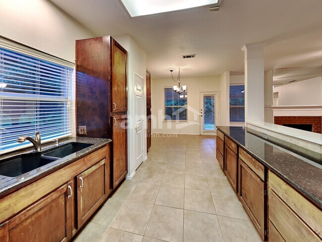 Photo - 174 Murphy Ct