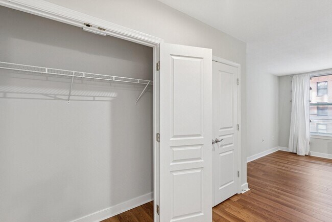 Photo - 616 E St NW Unidad # 455