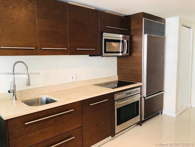 Photo - 495 Brickell Ave Unidad 1806