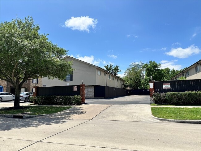 Building Photo - 1715 Moritz Dr Unit 12