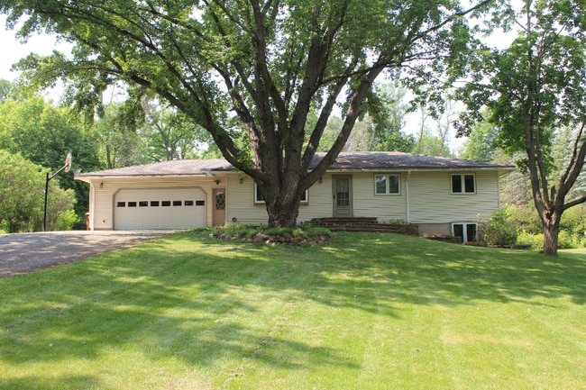 Photo - 19927 Hillside Dr House