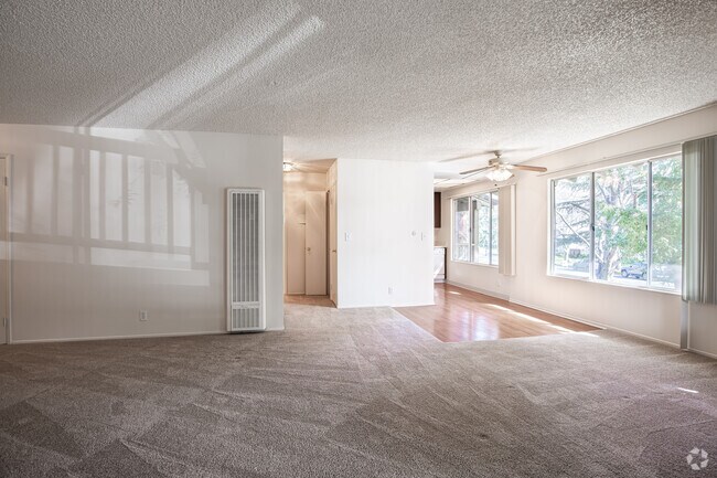 1BR, 1BA - 710SF