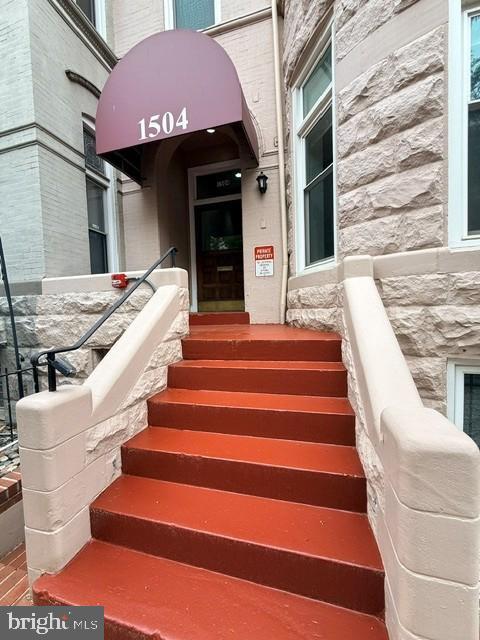 Building Photo - 1504 21st St NW Unit PH