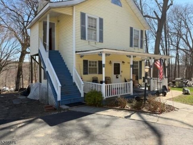 Building Photo - 270 Espanong Rd Unit 2