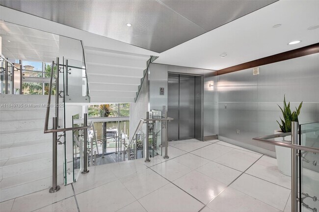 Building Photo - 2950 NE 188th St Unit 446 Rental