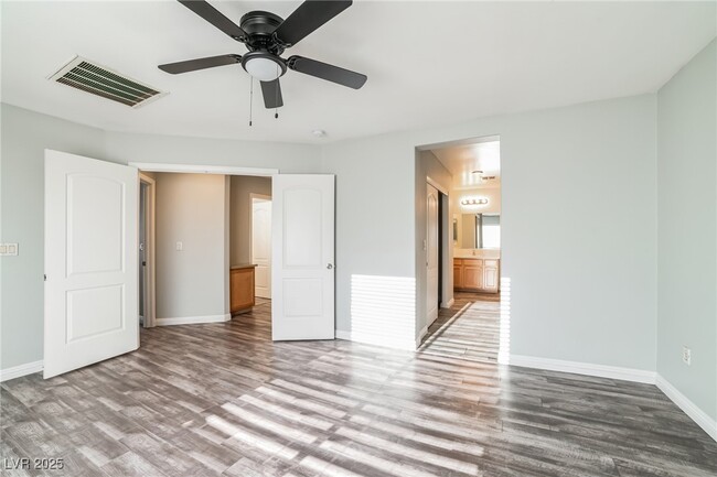 Building Photo - 4024 Benevolent Dr