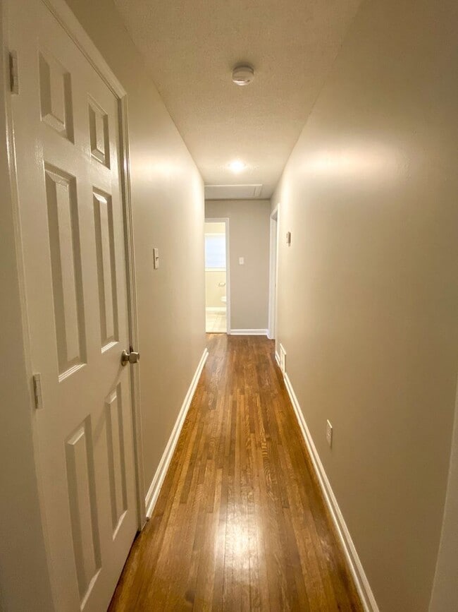 Photo - 3 bedroom 2 bathroom near Quince and Perkins