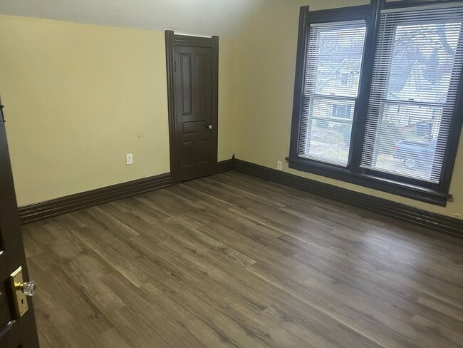 Photo - 946 Butler St Unit Upper