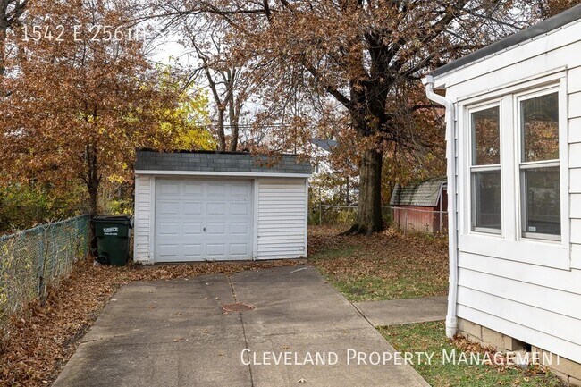 Photo - Comfortable Side by Side Duplex