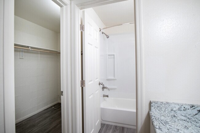 Bathroom - Lateral 14 Apartments