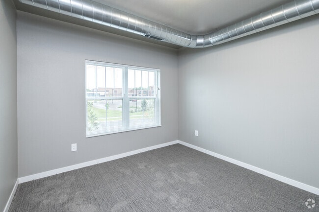 1BR, 1BA - 614SF - Bedroom