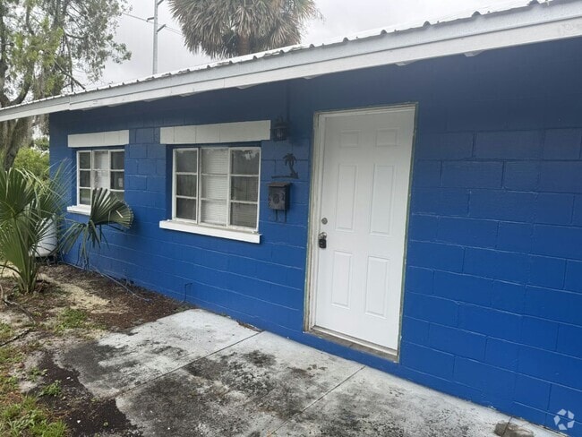 Building Photo - 19 W Main St Rental