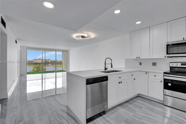 Photo - 3091 N Course Dr Unit 702