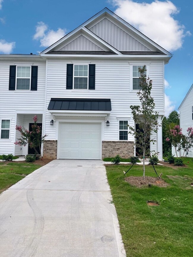Building Photo - Brand New, 3 BR, 2.5 BA Townhome with Garage