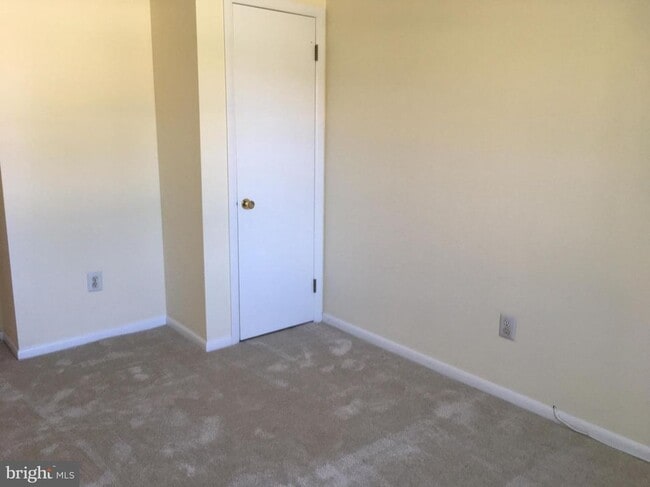 Photo - 2410 Pond View Dr