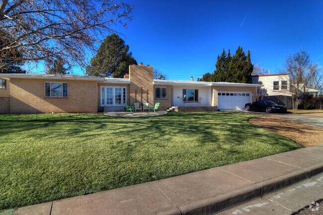 Building Photo - 303 Aliso Dr SE Rental