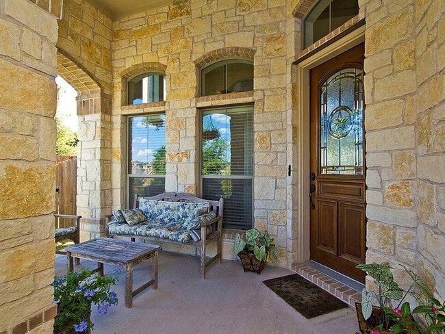 Photo - 271 Longmont Ln