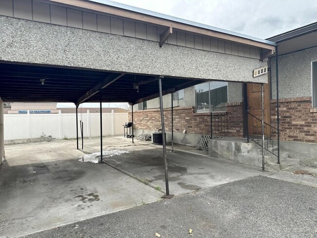 Photo - 205 N 63rd Ave