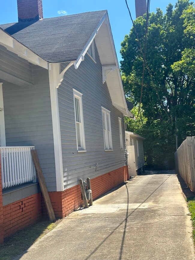 Photo - 411 Ebenezer Ave