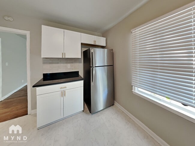 Photo - 1319 Campbellton Rd SW