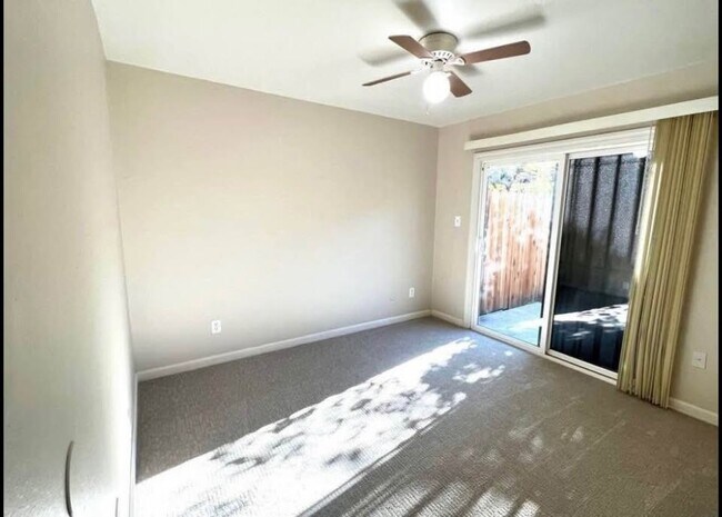 Photo - 511 W 5th St