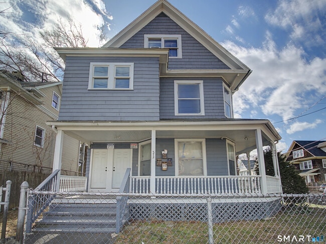 Photo - 373 Wood Ave Unidad 1st Floor