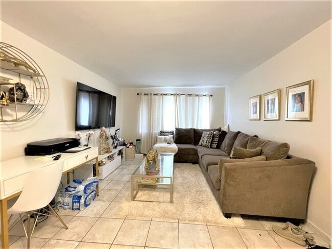 Photo - 17 Carey Ave Unidad G3