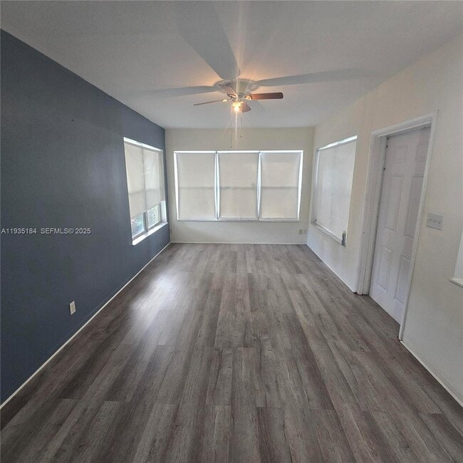 Photo - 108 SE 10th Ave Unit Rear