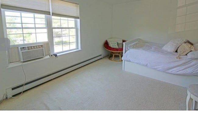 Photo - 207 Farmall Dr