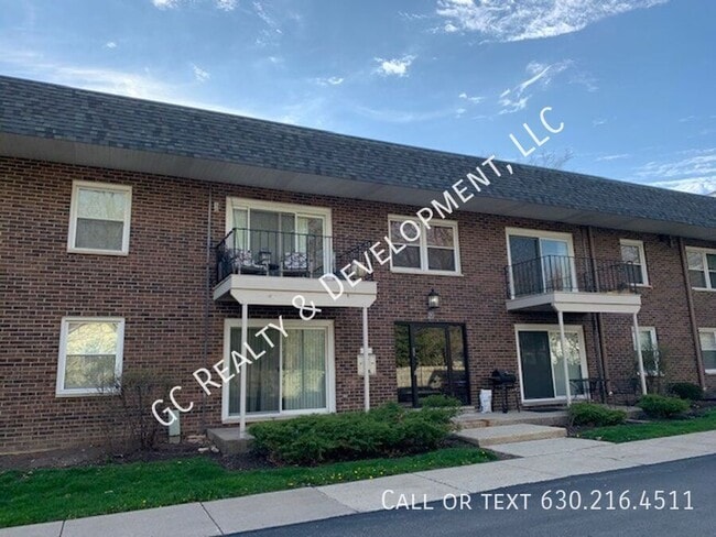 Building Photo - 20 Simpson St Unit A