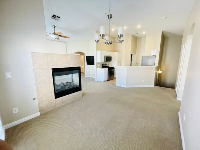 Building Photo - Tom Noon Condo Unit 101
