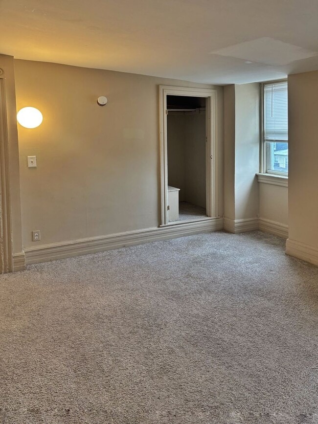 Photo - 516 W Allen St Unidad 2