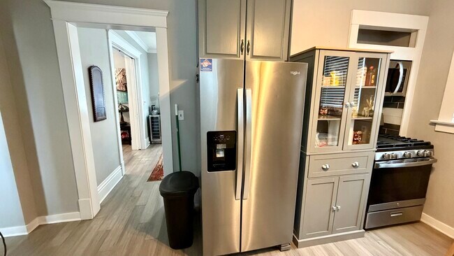 Photo - 500 Barrett St