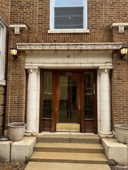 Photo - 6912 N Lakewood Ave Unit 2W