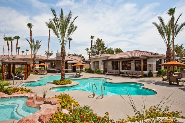 Vintage At The Lakes Apartment Homes For Rent In Las Vegas Nv Forrent Com