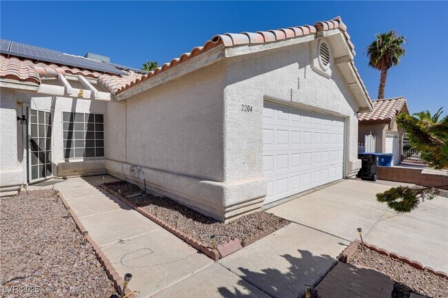Photo - 2204 Riderwood Ave