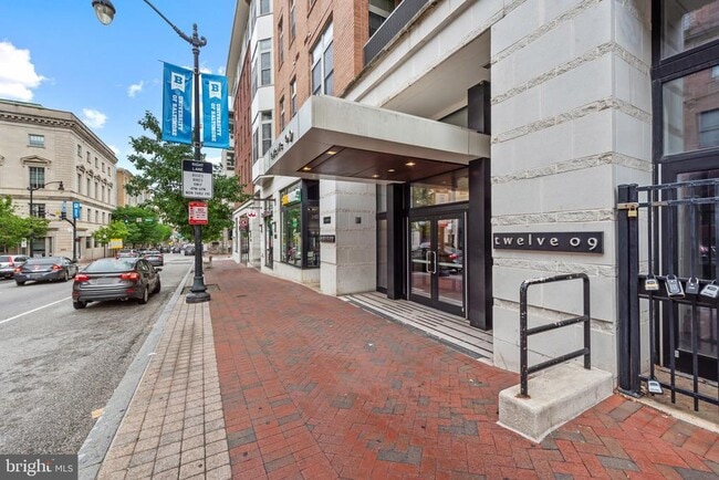 Building Photo - 1209 N Charles St Unit 410