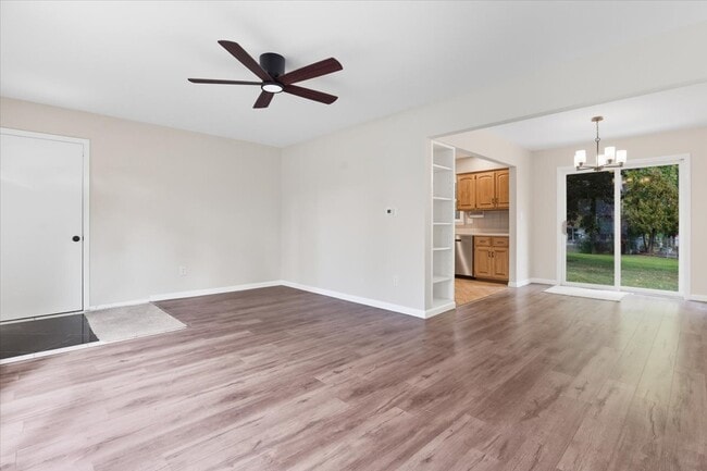 Photo - 2124 Burr Oak Ln