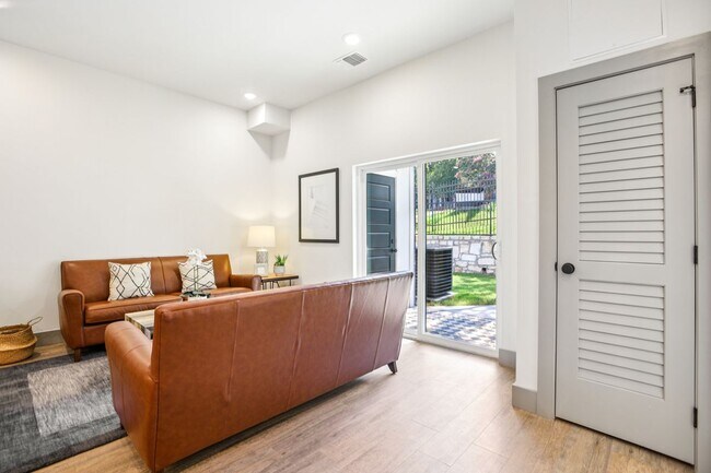 Photo - 2450 Wickersham Ln Unit 2023